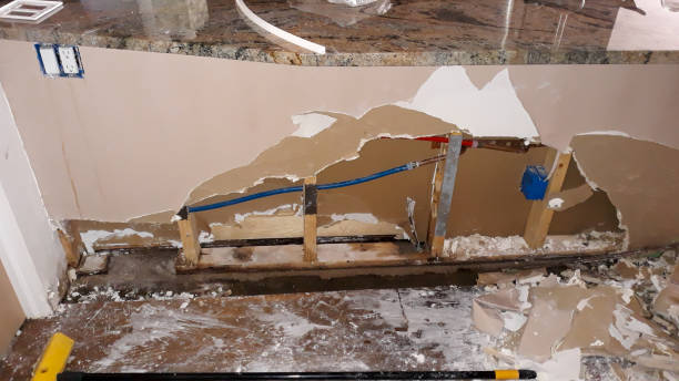 Best Water damage restoration cost  in North Bay Shore, NY
